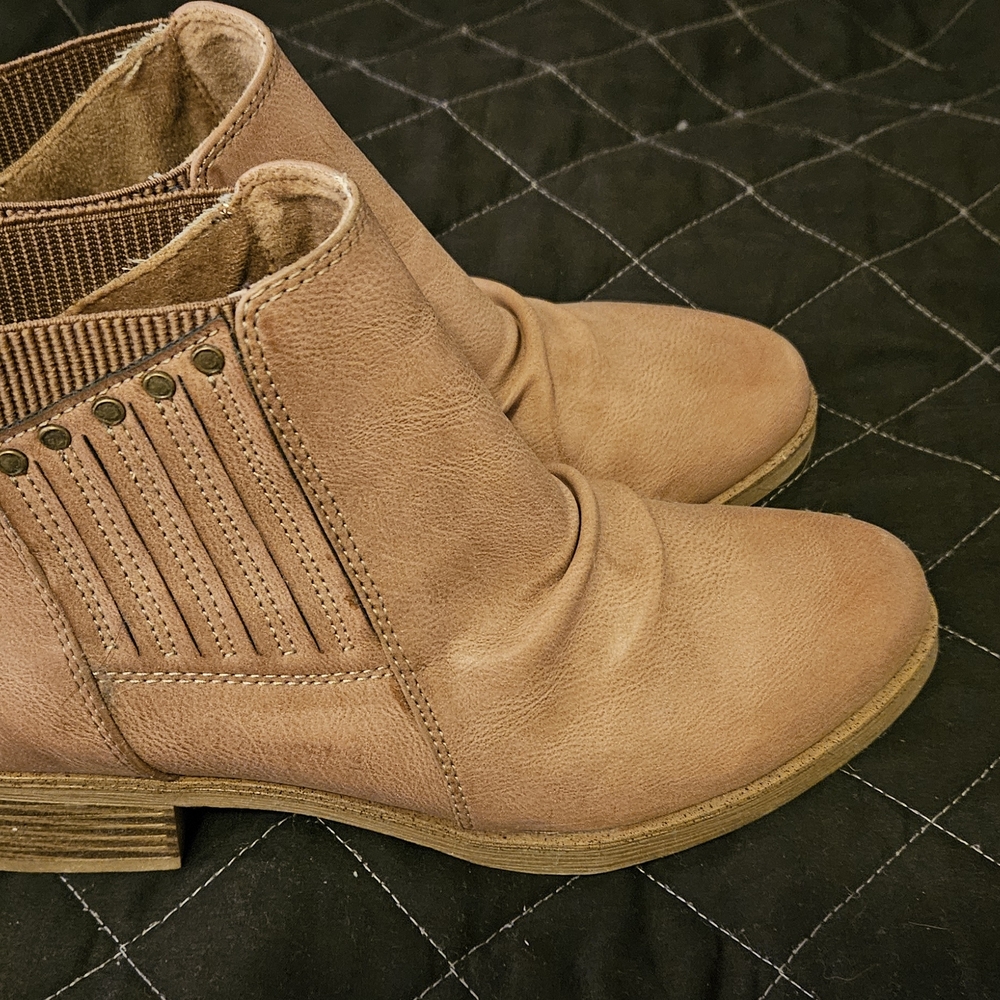 Blowfish Vada Tan Booties